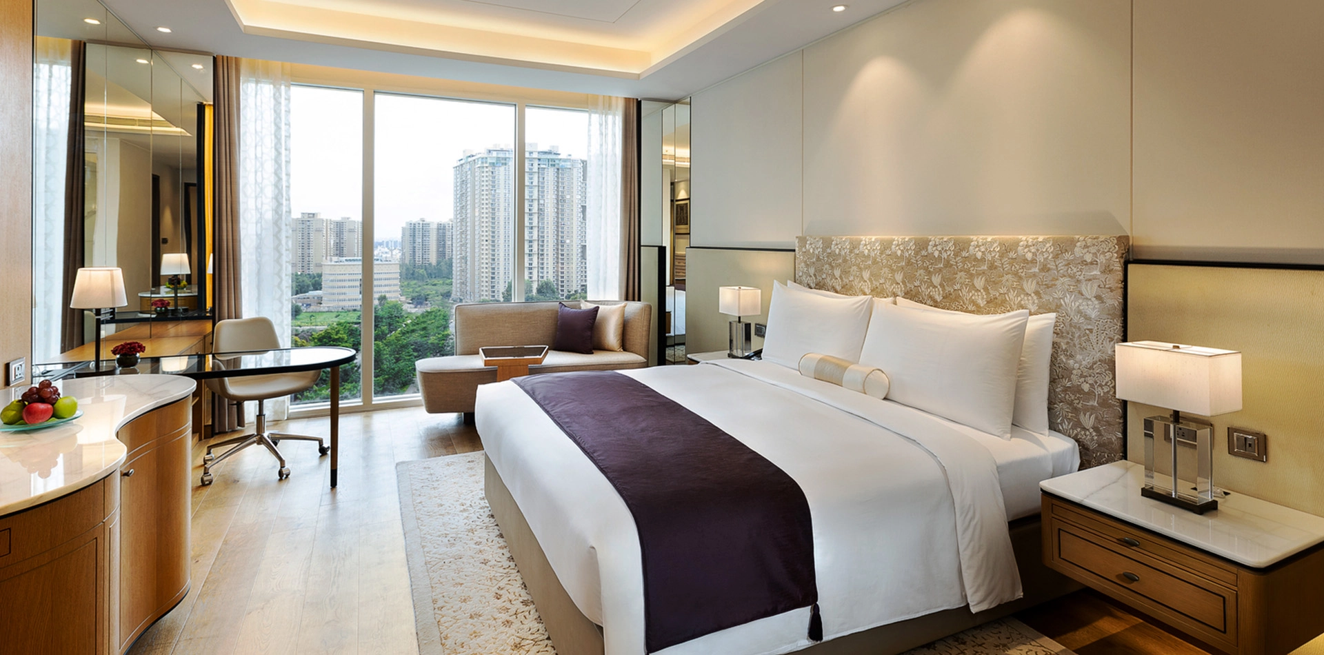 Deluxe Room - Leela Bhartiya City